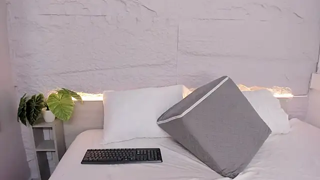 lanna 18  online show from March 2026 11:43:02 AM