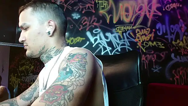 Snapshot of DarkBenito chatting on January 2026 02:11:01 PM DarkBenito online show from January 2026 02:11:01 PM