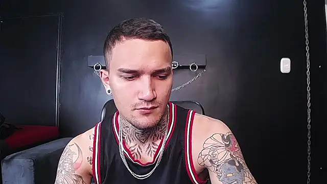 Snapshot of DarkBenito chatting on January 2026 12:54:02 PM DarkBenito online show from January 2026 12:54:02 PM