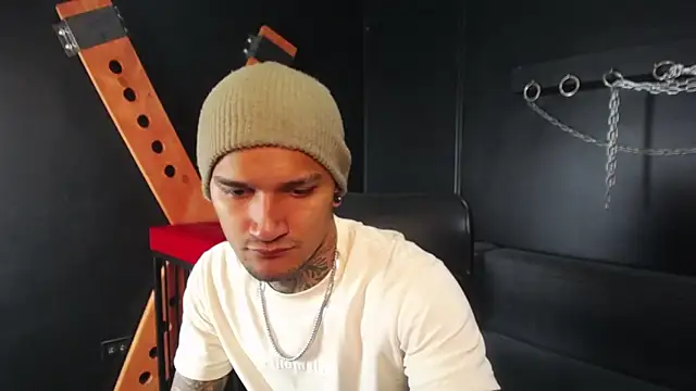 Snapshot of DarkBenito chatting on January 2026 12:32:02 PM DarkBenito online show from January 2026 12:32:02 PM