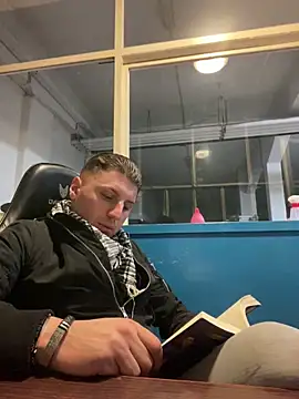 allee2206 online show from April 2026 09:17:01 PM