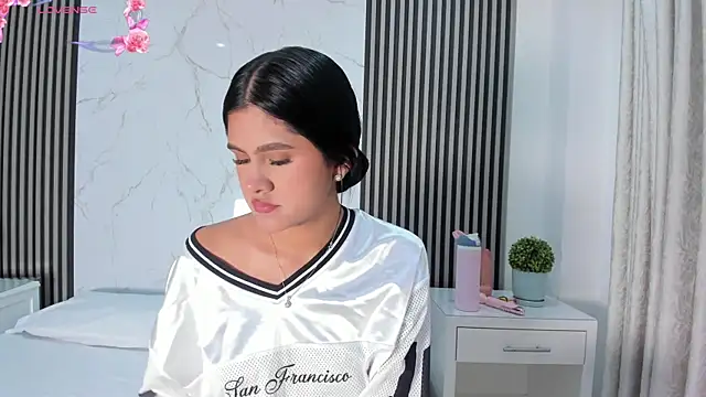 NatashaTaylor1 online show from April 2026 11:05:02 PM