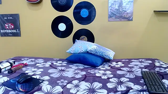 marcelasweet457 online show from April 2026 01:23:01 PM