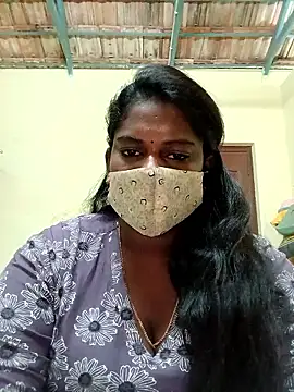 Milky Julia online show from February 2026 06:37:02 PM