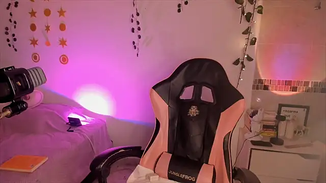 Pisces angel online show from February 2026 02:20:02 AM