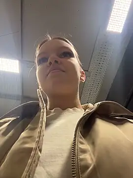 AshleyMur online show from April 2026 07:09:02 AM