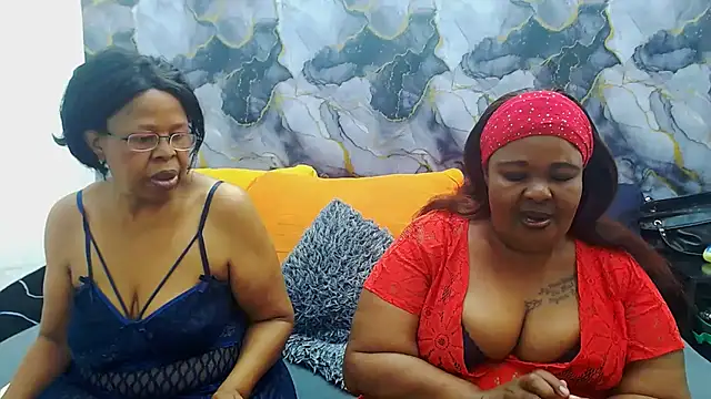 Snapshot of SEXY_MATURExx chatting on May 2026 01:19:01 PM SEXY MATURExx online show from May 2026 01:19:01 PM