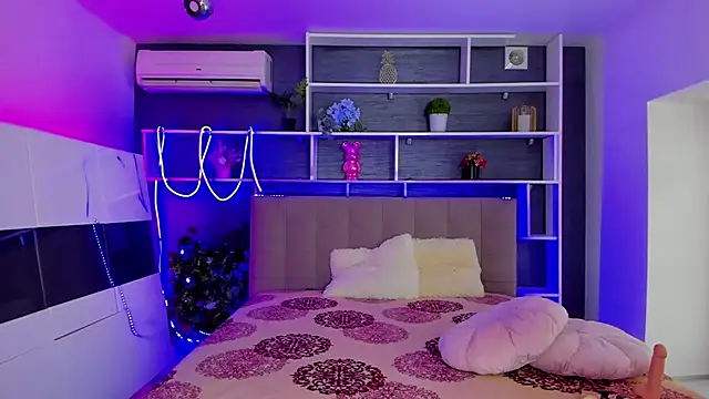 Snapshot of StephieRousee chatting on February 2026 06:23:01 AM StephieRousee online show from February 2026 06:23:01 AM