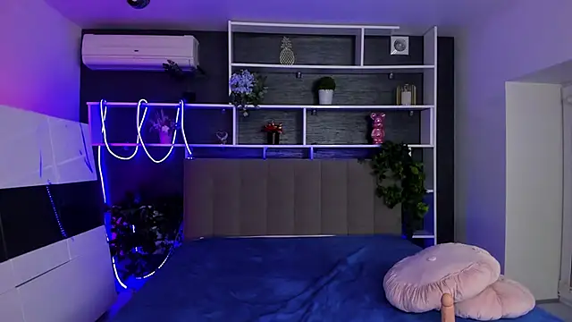 Snapshot of StephieRousee chatting on February 2026 06:28:02 PM StephieRousee online show from February 2026 06:28:02 PM