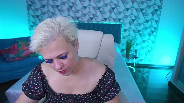 CrystalVibe online show from June 2026 05:27:02 AM