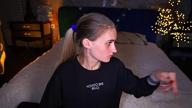 DiamondNina online show from April 2026 01:27:02 PM