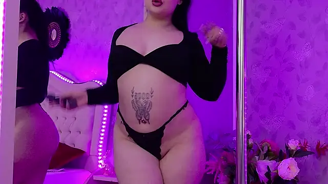Snapshot of LunaXBabe chatting on April 2026 01:41:02 PM LunaXBabe online show from April 2026 01:41:02 PM