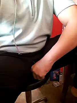 RaiStarrrr0-9 online show from February 2026 02:37:02 AM