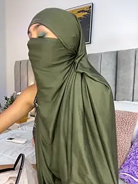 Snapshot of _Tariq chatting on February 2026 11:48:01 AM Tariq online show from February 2026 11:48:01 AM