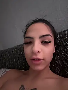 Evelin199 online show from May 2026 06:44:01 AM