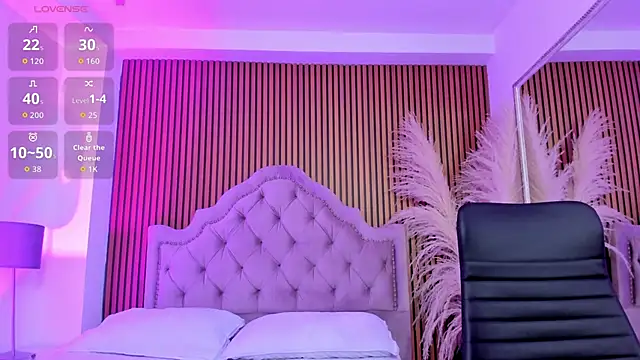 Violett hott  online show from February 2026 01:11:02 PM