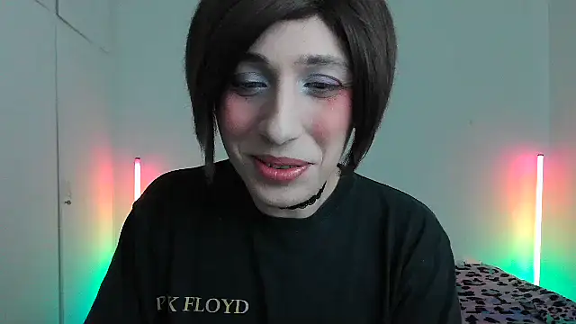 Snapshot of HoneyValentine chatting on February 2026 11:23:01 PM HoneyValentine online show from February 2026 11:23:01 PM