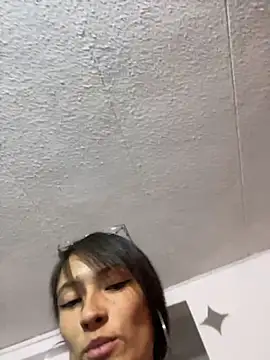 Snapshot of Michelle_ec chatting on May 2026 04:04:02 PM Michelle ec online show from May 2026 04:04:02 PM