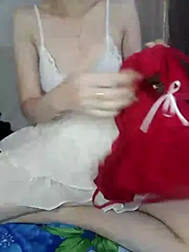 Snapshot of -Nicole-e chatting on January 2026 01:22:02 AM -Nicole-e online show from January 2026 01:22:02 AM