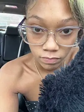 Snapshot of Tamiii420 chatting on February 2026 05:11:01 PM Tamiii420 online show from February 2026 05:11:01 PM