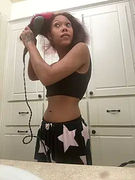 Tamiii420 online show from March 2026 05:06:01 PM