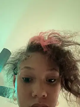 Tamiii420 online show from April 2026 06:34:01 PM