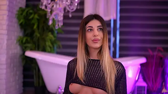 Snapshot of ItsIvyLicious chatting on February 2026 05:47:02 AM ItsIvyLicious online show from February 2026 05:47:02 AM