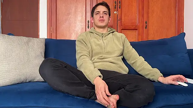 Snapshot of Enzho_liam chatting on February 2026 03:41:02 PM Enzho liam online show from February 2026 03:41:02 PM