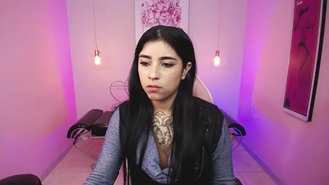 Snapshot of Adri_gomez_x chatting on April 2026 11:49:01 AM Adri gomez x online show from April 2026 11:49:01 AM