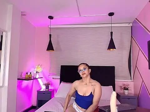 Coraliiine  online show from March 2026 10:20:01 AM