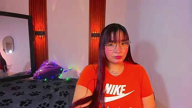 Snapshot of ChloeJewel21 chatting on January 2026 04:14:01 AM ChloeJewel21 online show from January 2026 04:14:01 AM