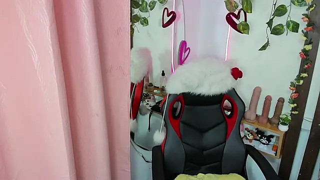 MeowMota  online show from May 2026 07:00:01 PM