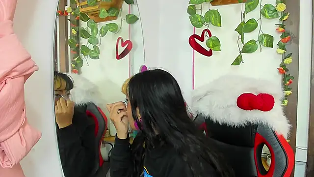Snapshot of MeowMota_ chatting on June 2026 04:53:01 PM MeowMota online show from June 2026 04:53:01 PM