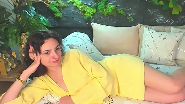 RIANA SI online show from May 2026 10:38:01 PM