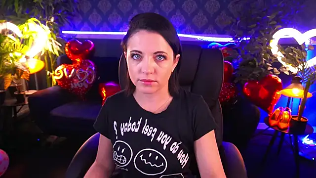 Dafni Monn online show from February 2025 01:43:02 PM