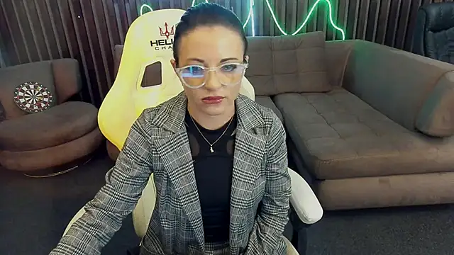 Dafni Monn online show from September 2025 05:31:01 AM