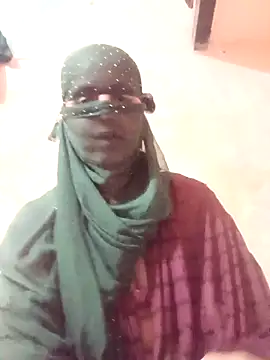 Snapshot of Hasmi_hot09 chatting on February 2026 05:20:02 PM Hasmi hot09 online show from February 2026 05:20:02 PM