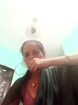 Snapshot of Hasmi_hot09 chatting on May 2026 04:56:01 PM Hasmi hot09 online show from May 2026 04:56:01 PM