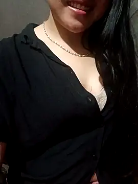 Snapshot of Nelina- chatting on January 2026 12:11:01 PM Nelina- online show from January 2026 12:11:01 PM