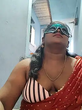 Snapshot of divyasree1431 chatting on June 2026 06:15:02 AM divyasree1431 online show from June 2026 06:15:02 AM