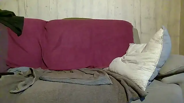 Snapshot of Helinetrav chatting on May 2026 06:47:01 PM Helinetrav online show from May 2026 06:47:01 PM