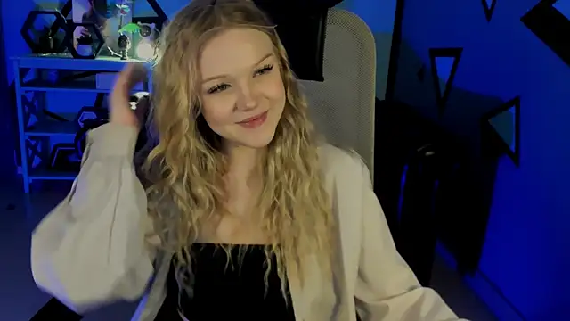 ChloeWhite online show from April 2026 11:21:02 AM