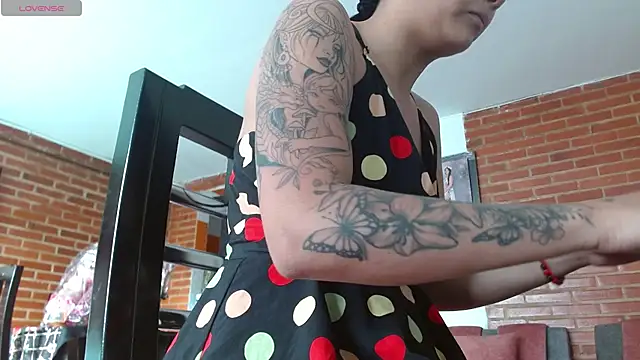 Snapshot of Lia_rouse04 chatting on February 2026 01:01:02 PM Lia rouse04 online show from February 2026 01:01:02 PM