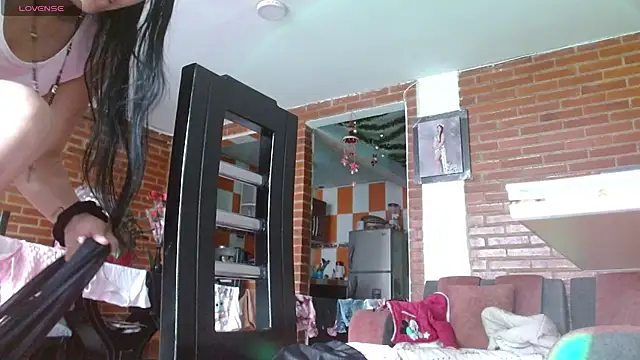 Snapshot of Lia_rouse04 chatting on February 2026 01:09:02 PM Lia rouse04 online show from February 2026 01:09:02 PM