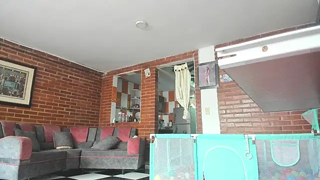 Snapshot of Lia_rouse04 chatting on April 2026 01:18:01 PM Lia rouse04 online show from April 2026 01:18:01 PM