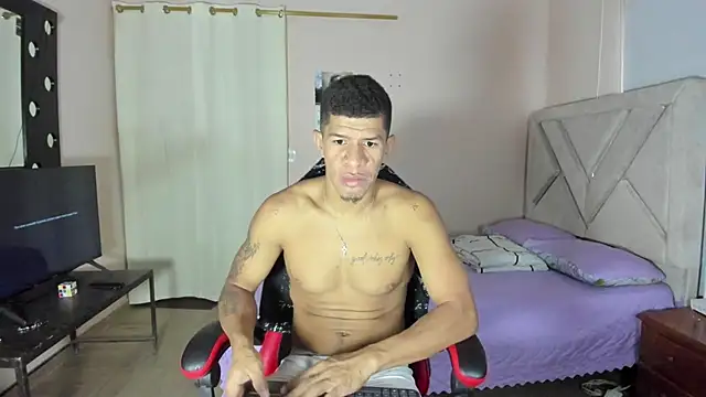 Snapshot of antonio_aguilarx chatting on July 2026 07:24:01 PM antonio aguilarx online show from July 2026 07:24:01 PM