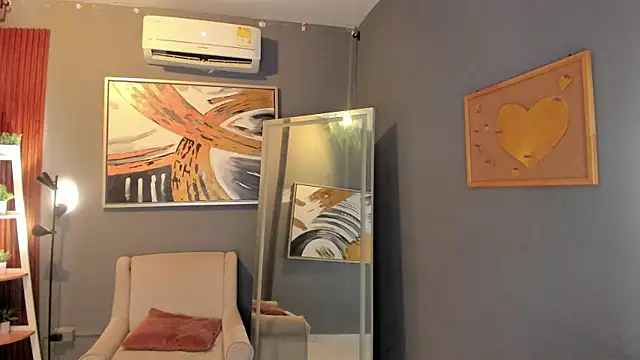 ailann  online show from April 2026 07:43:01 PM