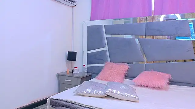 Scook Gray  online show from January 2026 08:47:01 PM