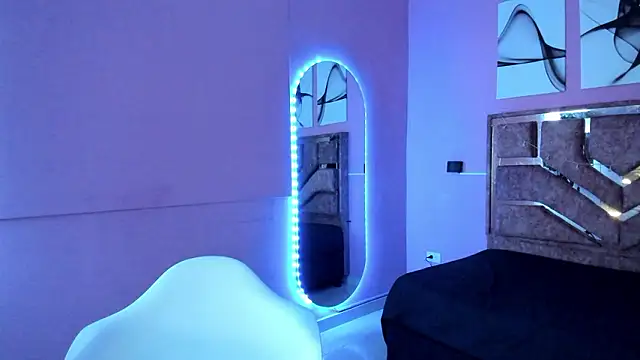 evelyn lovv online show from March 2026 03:12:01 AM