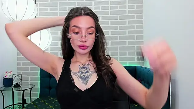Snapshot of IvyDainty chatting on May 2026 01:57:16 AM IvyDainty online show from May 2026 01:57:16 AM